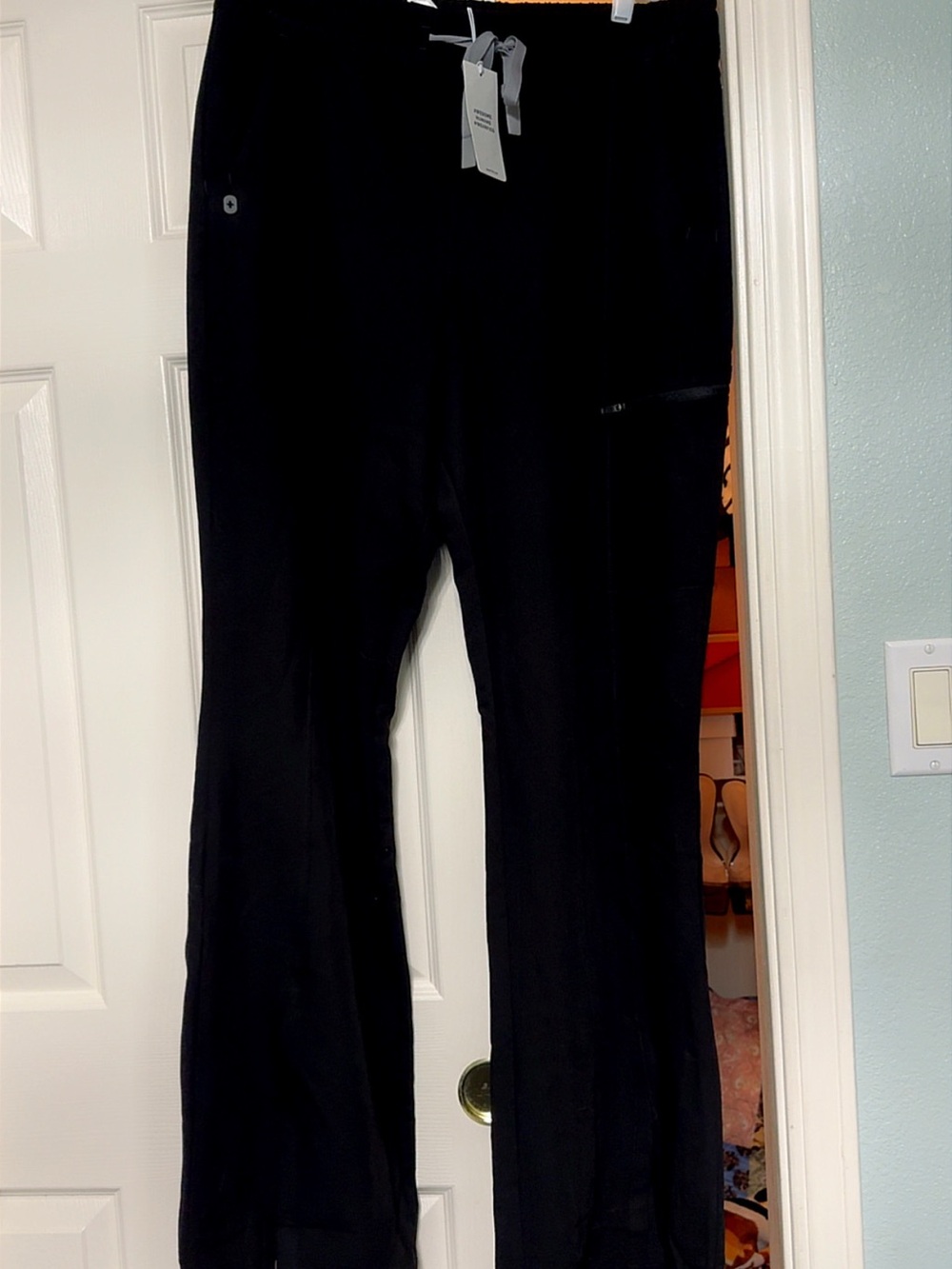 NWT FIGS Montex Scrub Top + High Waisted Montal Flare Pants Set XL Black - Picture 4 of 4